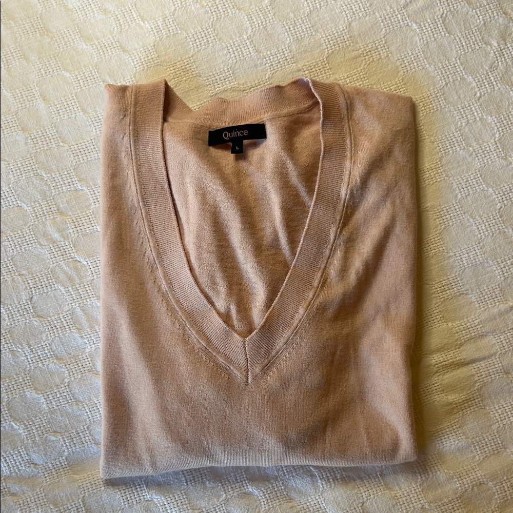 Quince Lightweight Cotton Cashmere V-Neck Sweater in Sugar Stone - Picture 8 of 11